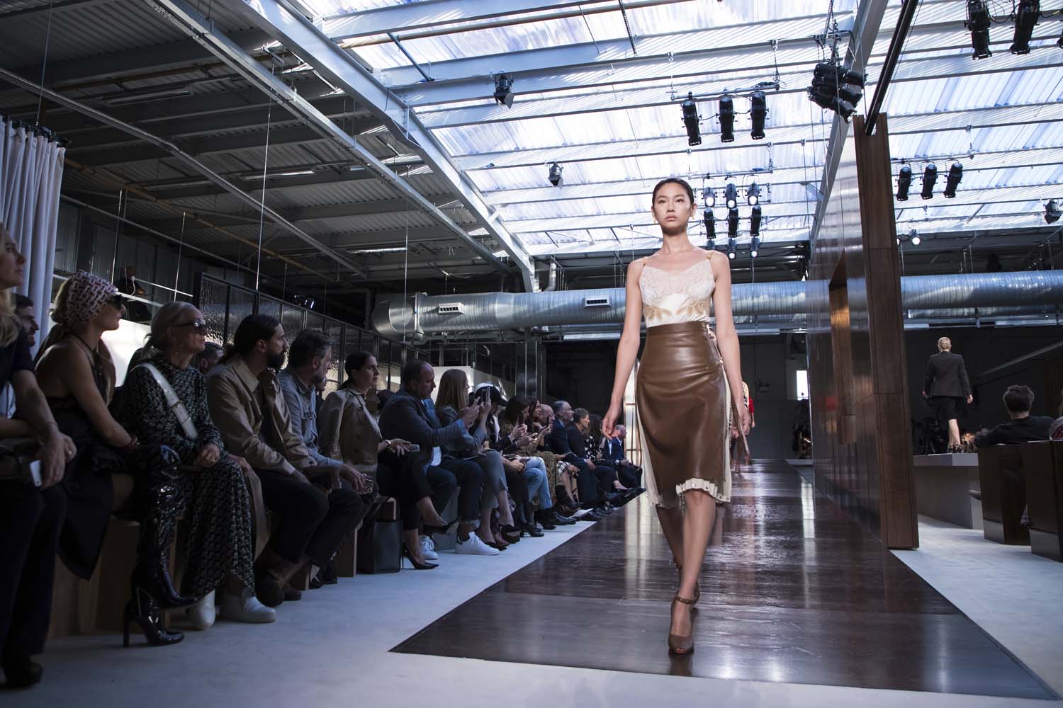 Riccardo Tisci'li ilk Burberry şovu!