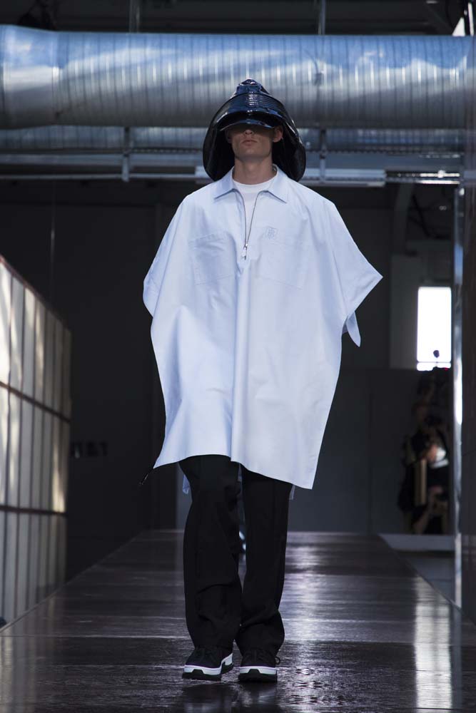 Riccardo Tisci'li ilk Burberry şovu!