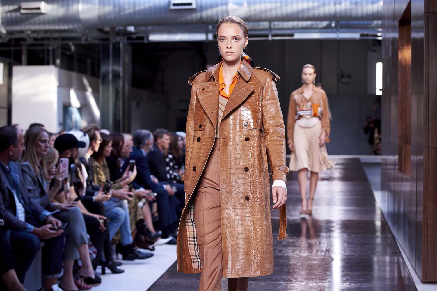 Riccardo Tisci'li ilk Burberry şovu!