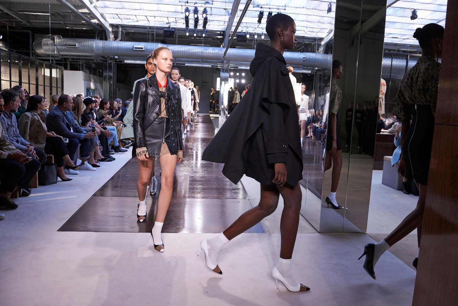 Riccardo Tisci'li ilk Burberry şovu!