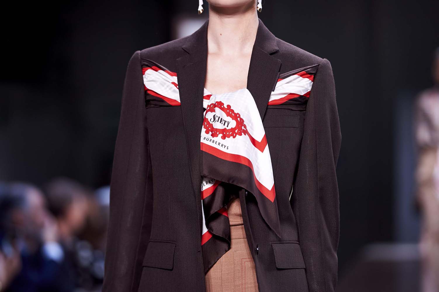 Riccardo Tisci'li ilk Burberry şovu!