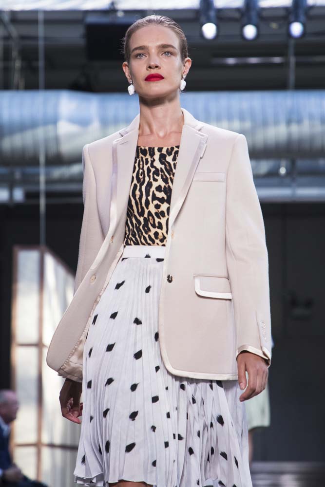 Riccardo Tisci'li ilk Burberry şovu!