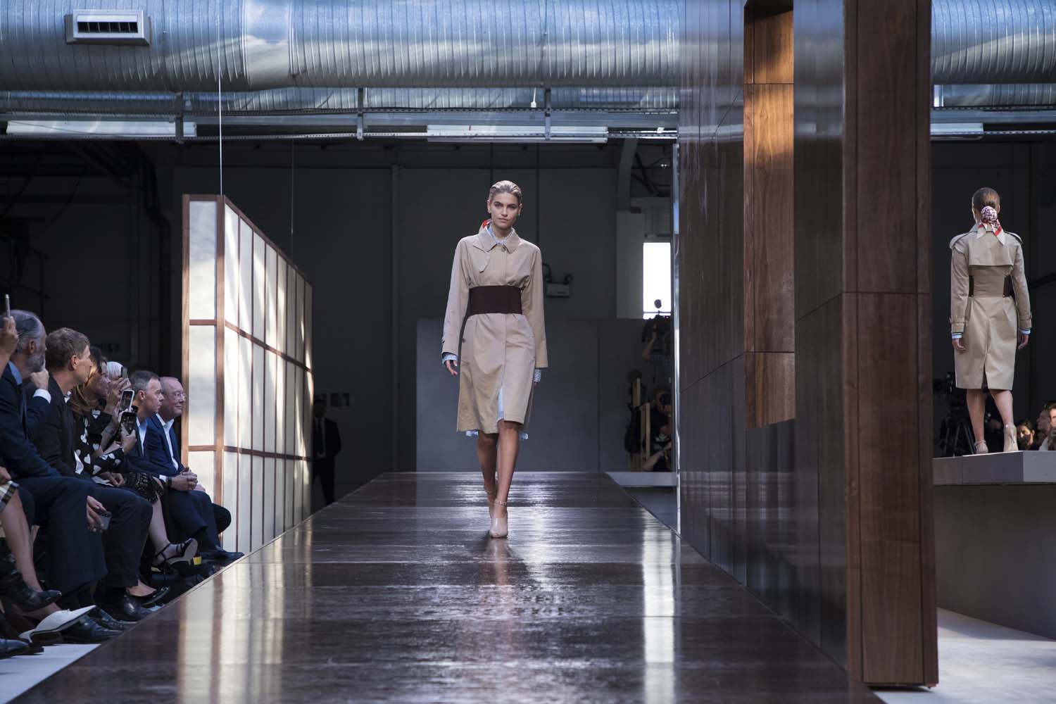 Riccardo Tisci'li ilk Burberry şovu!