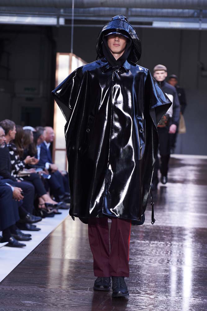 Riccardo Tisci'li ilk Burberry şovu!