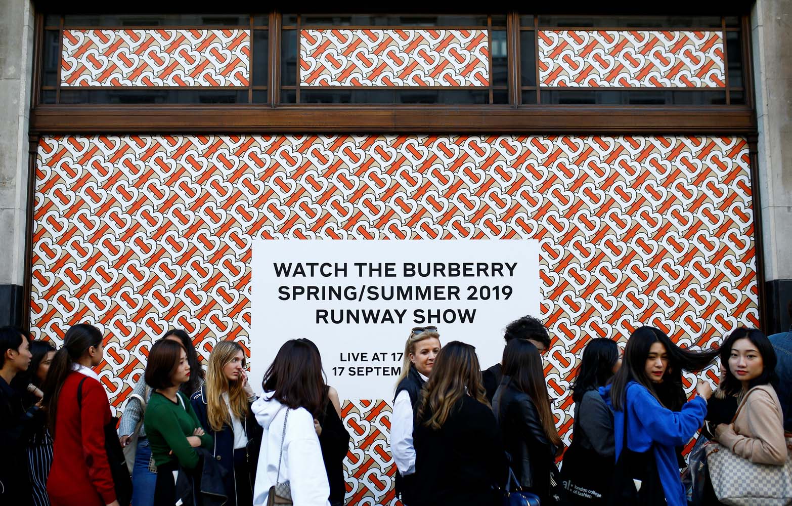 Riccardo Tisci'li ilk Burberry şovu!