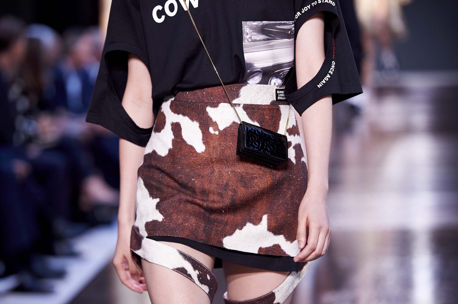 Riccardo Tisci'li ilk Burberry şovu!