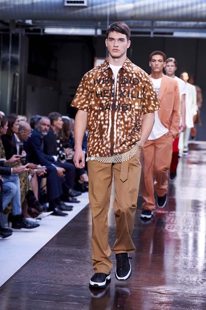 Riccardo Tisci'li ilk Burberry şovu!