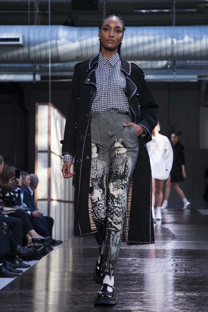 Riccardo Tisci'li ilk Burberry şovu!