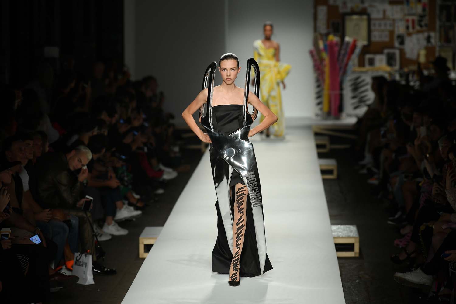 Moschino İlkbahar/Yaz 2019 şovu