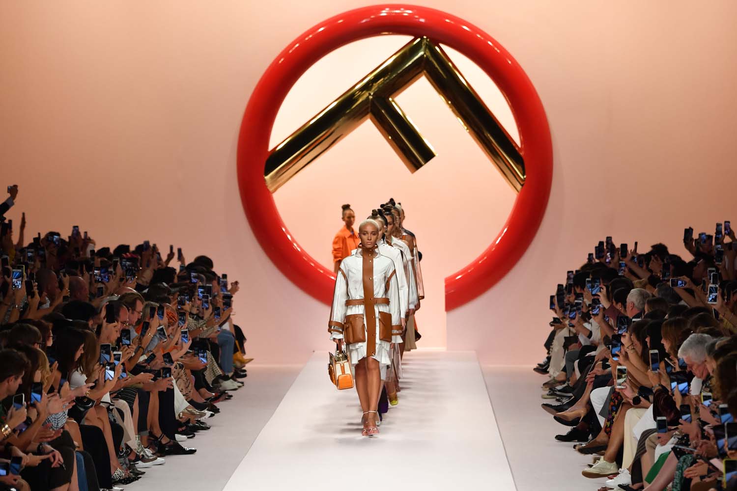 Fendi İlkbahar/Yaz 2019 defilesi