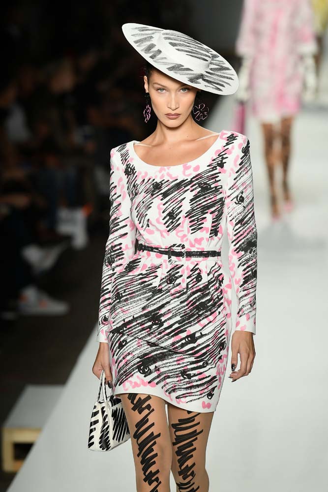 Moschino İlkbahar/Yaz 2019 şovu