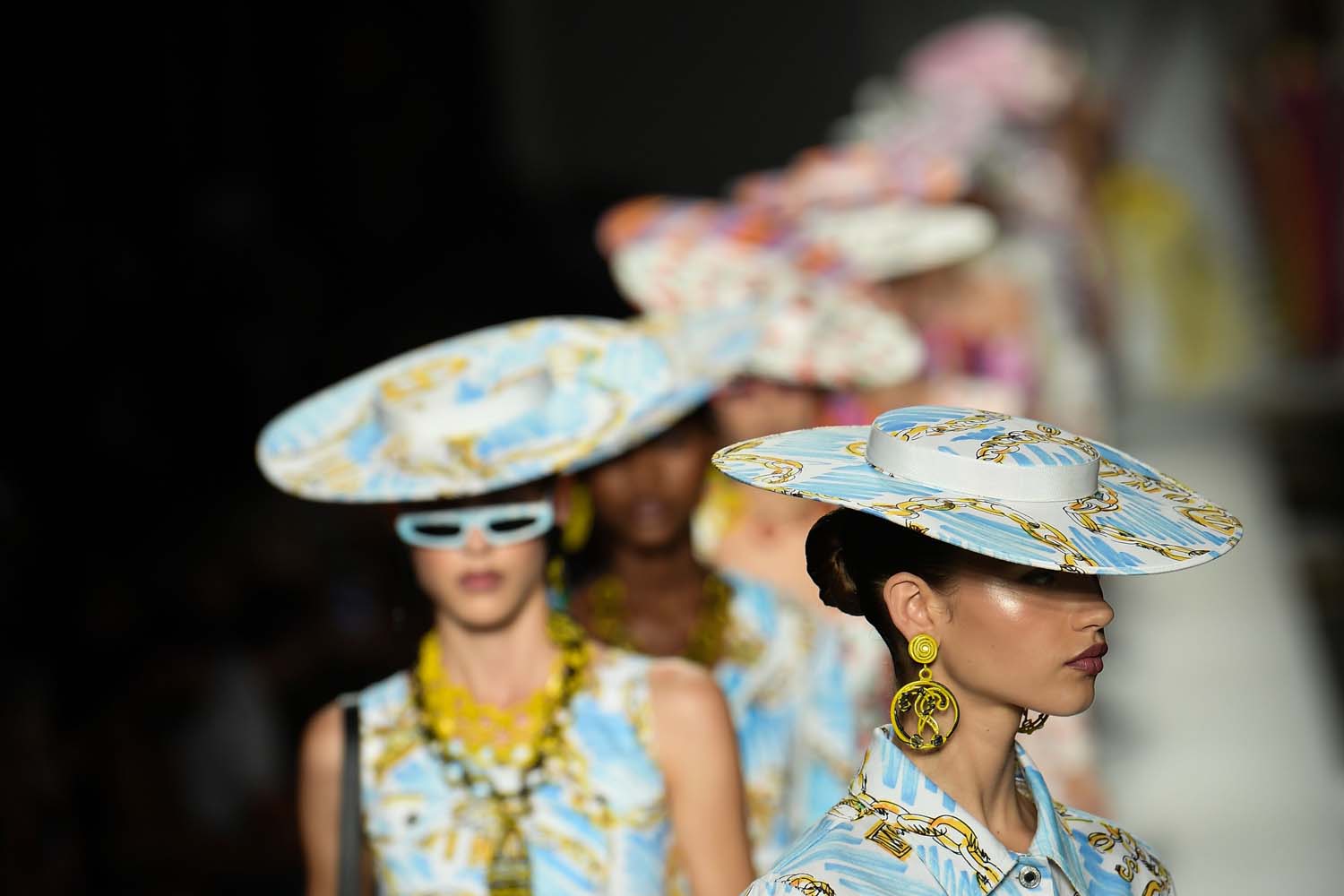 Moschino İlkbahar/Yaz 2019 şovu