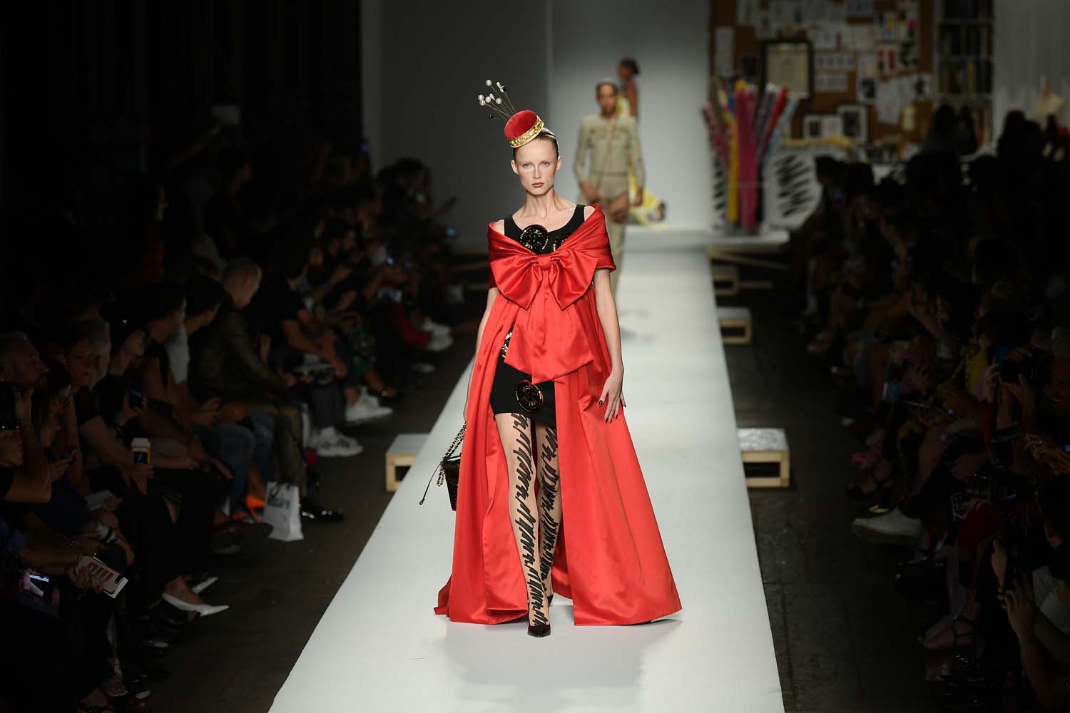 Moschino İlkbahar/Yaz 2019 şovu
