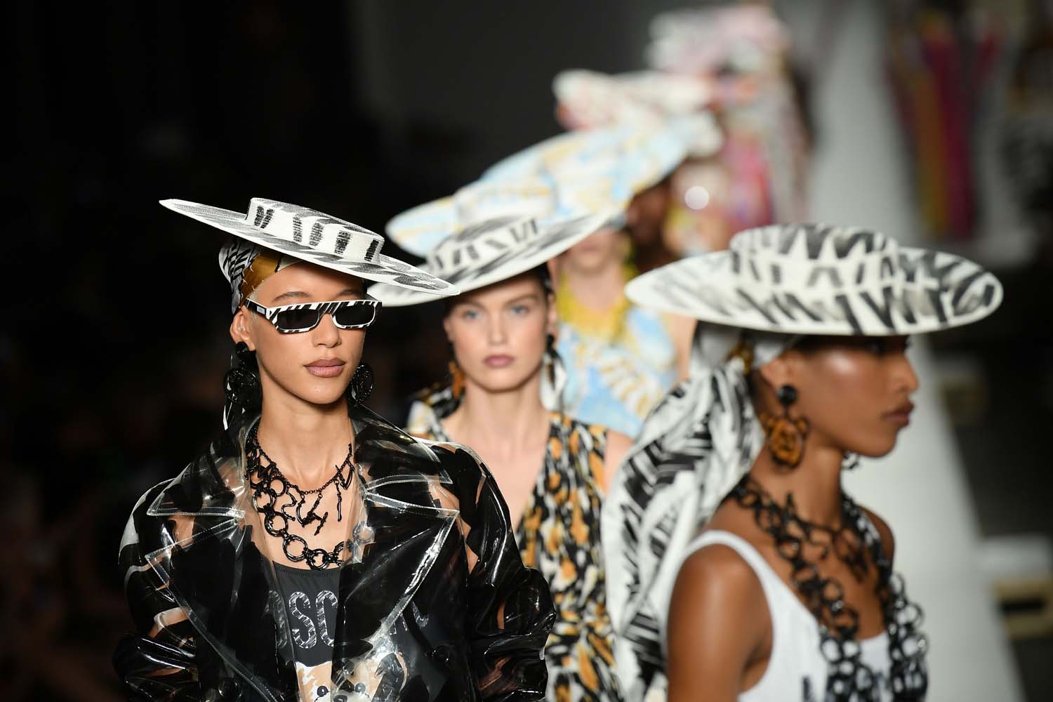 Moschino İlkbahar/Yaz 2019 şovu