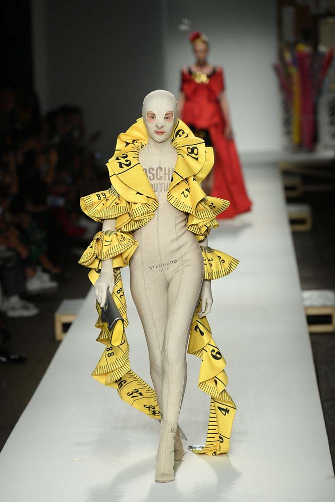 Moschino İlkbahar/Yaz 2019 şovu