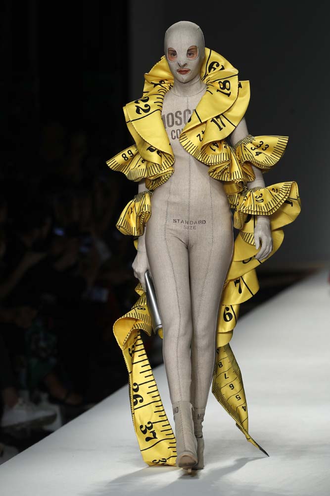 Moschino İlkbahar/Yaz 2019 şovu