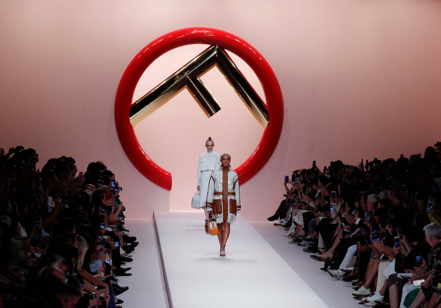 Fendi İlkbahar/Yaz 2019 defilesi