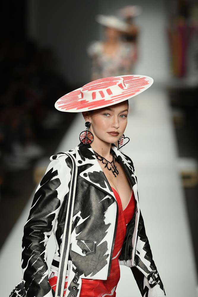 Moschino İlkbahar/Yaz 2019 şovu