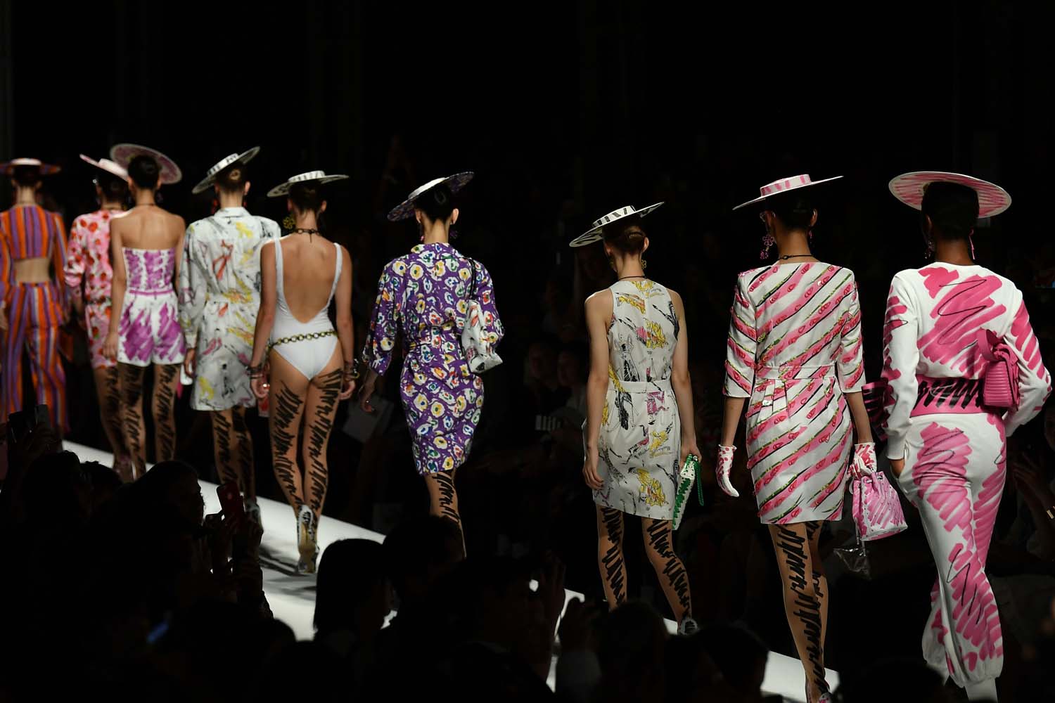 Moschino İlkbahar/Yaz 2019 şovu