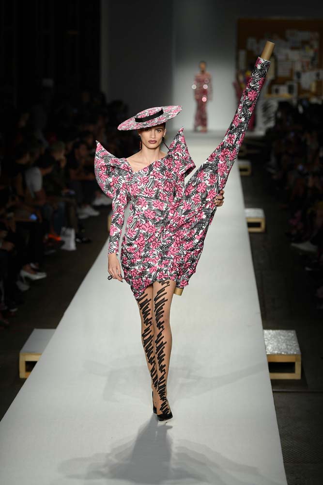 Moschino İlkbahar/Yaz 2019 şovu