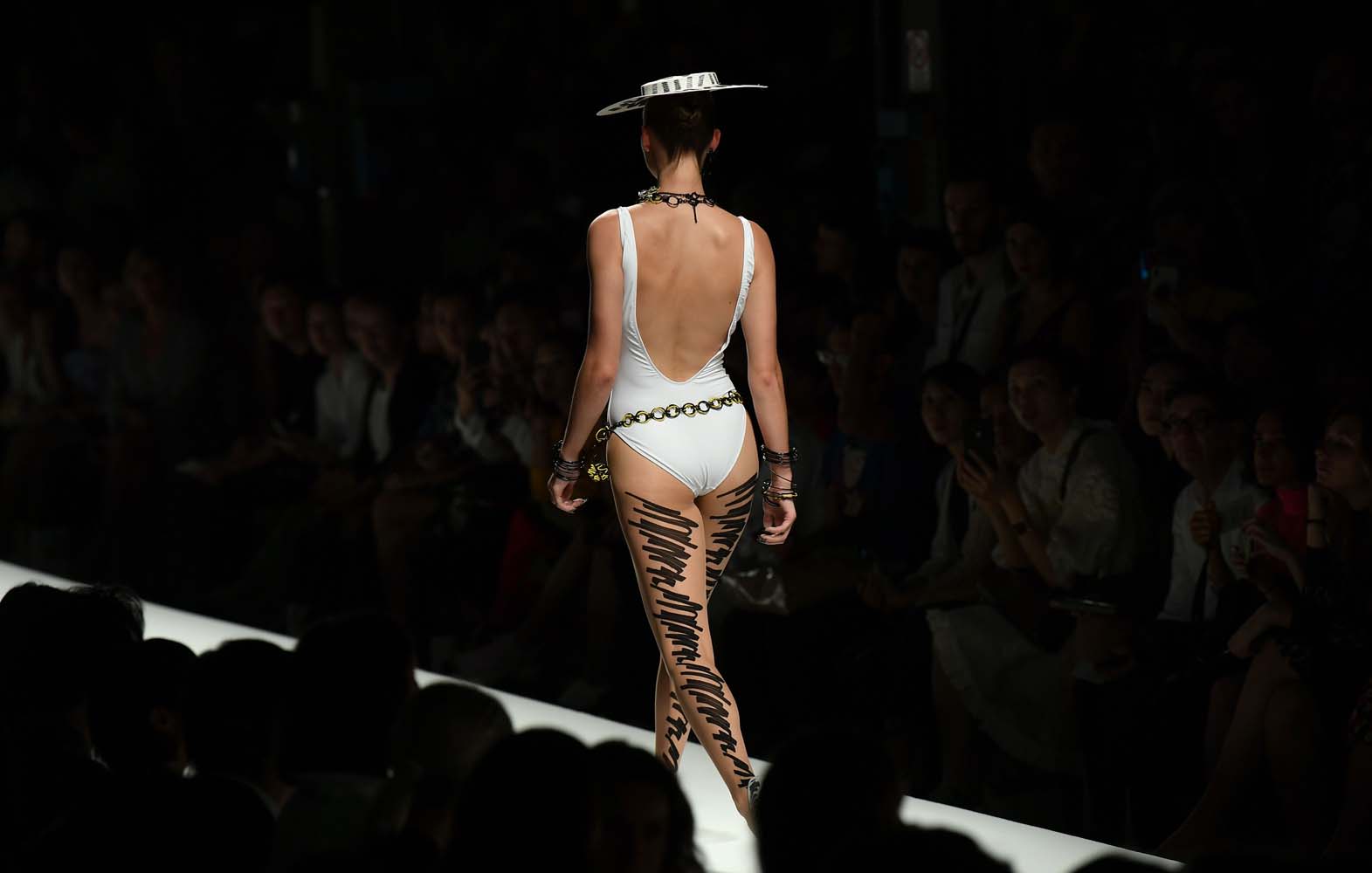 Moschino İlkbahar/Yaz 2019 şovu