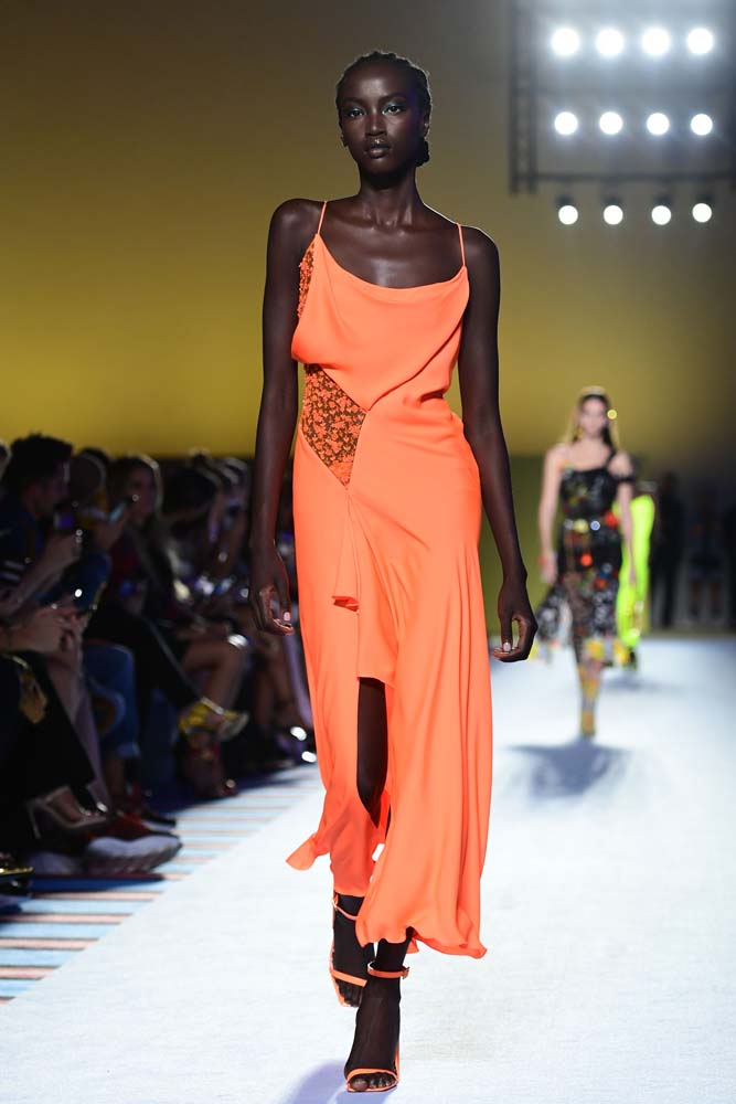 Versace İlkbahar/Yaz 2019 koleksiyonu