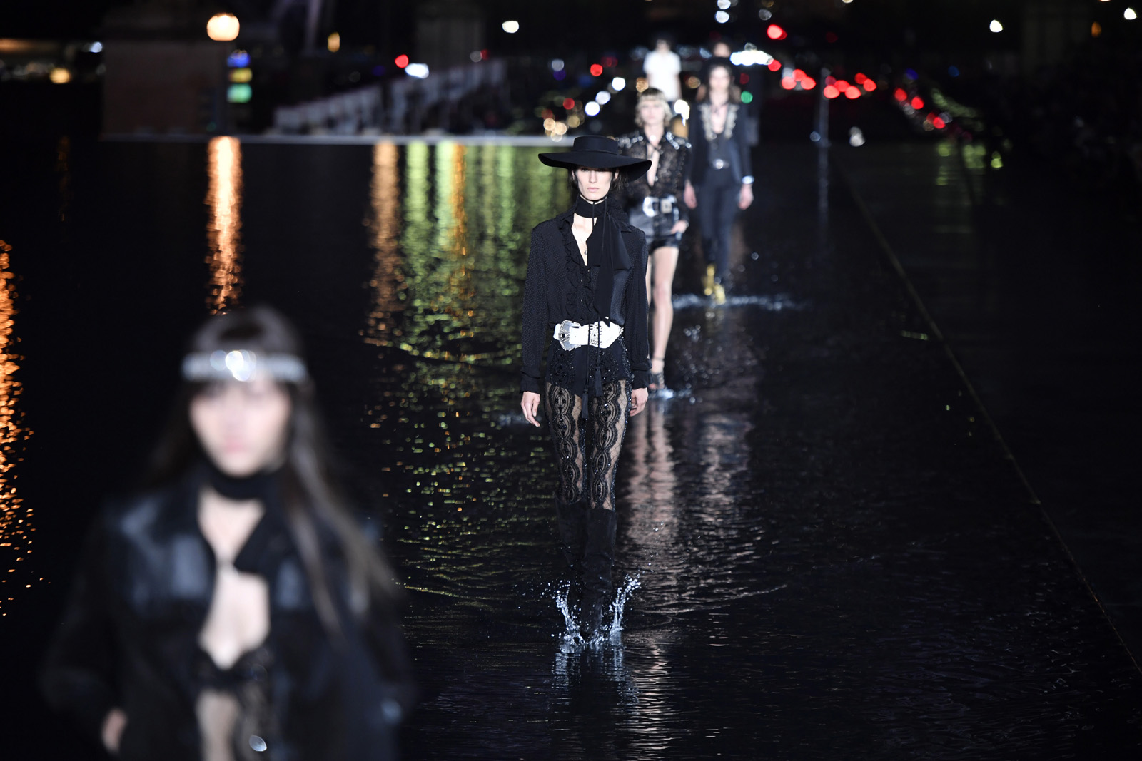 Saint Laurent 2019 İlkbahar/Yaz koleksiyonu