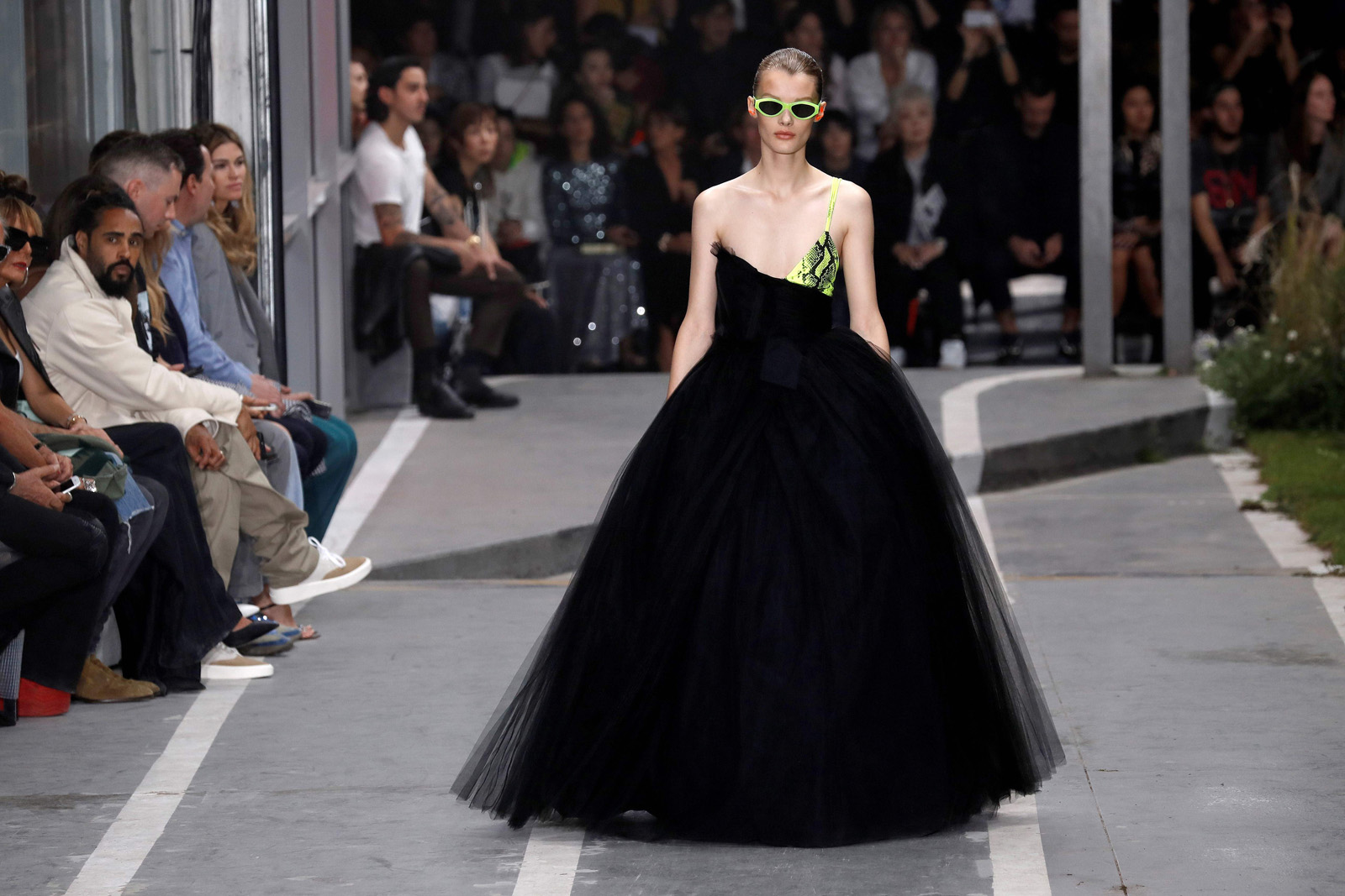 Off-White 2019 İlkbahar-Yaz koleksiyonu