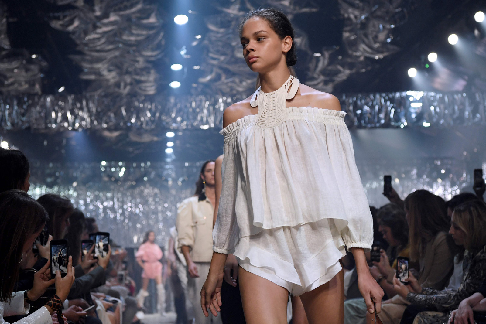 Isabel Marant 2019 İlkbahar/Yaz defilesi