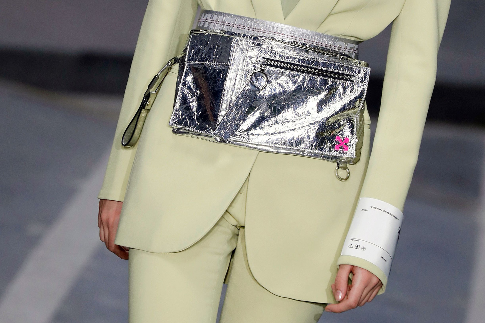 Off-White 2019 İlkbahar-Yaz koleksiyonu