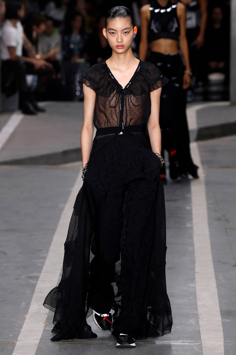 Off-White 2019 İlkbahar-Yaz koleksiyonu