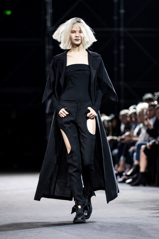 Yohji Yamamoto 2019 İlkbahar/Yaz koleksiyonu