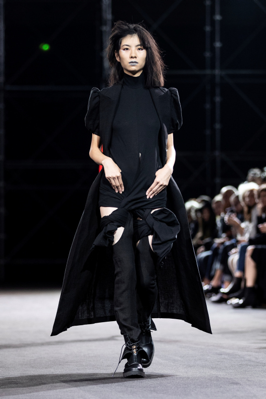 Yohji Yamamoto 2019 İlkbahar/Yaz koleksiyonu