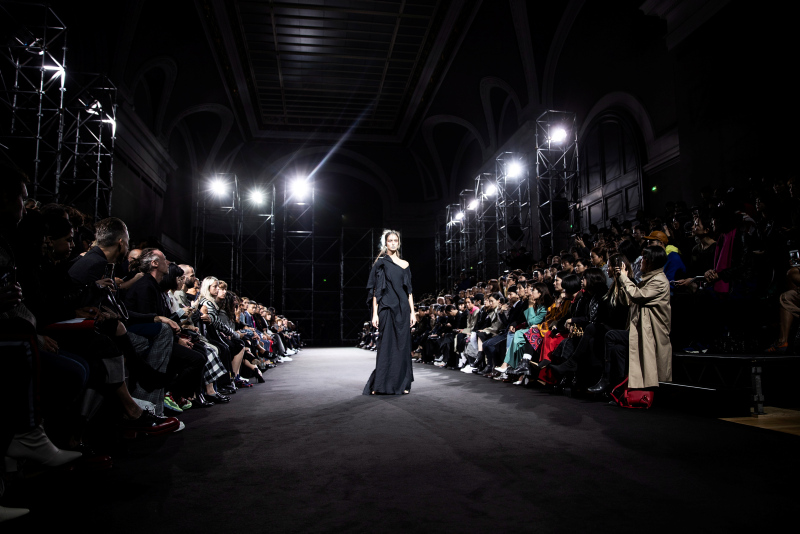Yohji Yamamoto 2019 İlkbahar/Yaz koleksiyonu