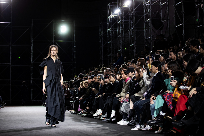 Yohji Yamamoto 2019 İlkbahar/Yaz koleksiyonu