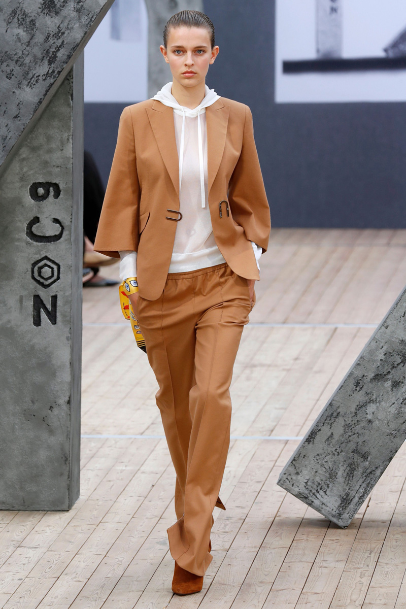 Akris İlkbahar/Yaz 2019 defilesi