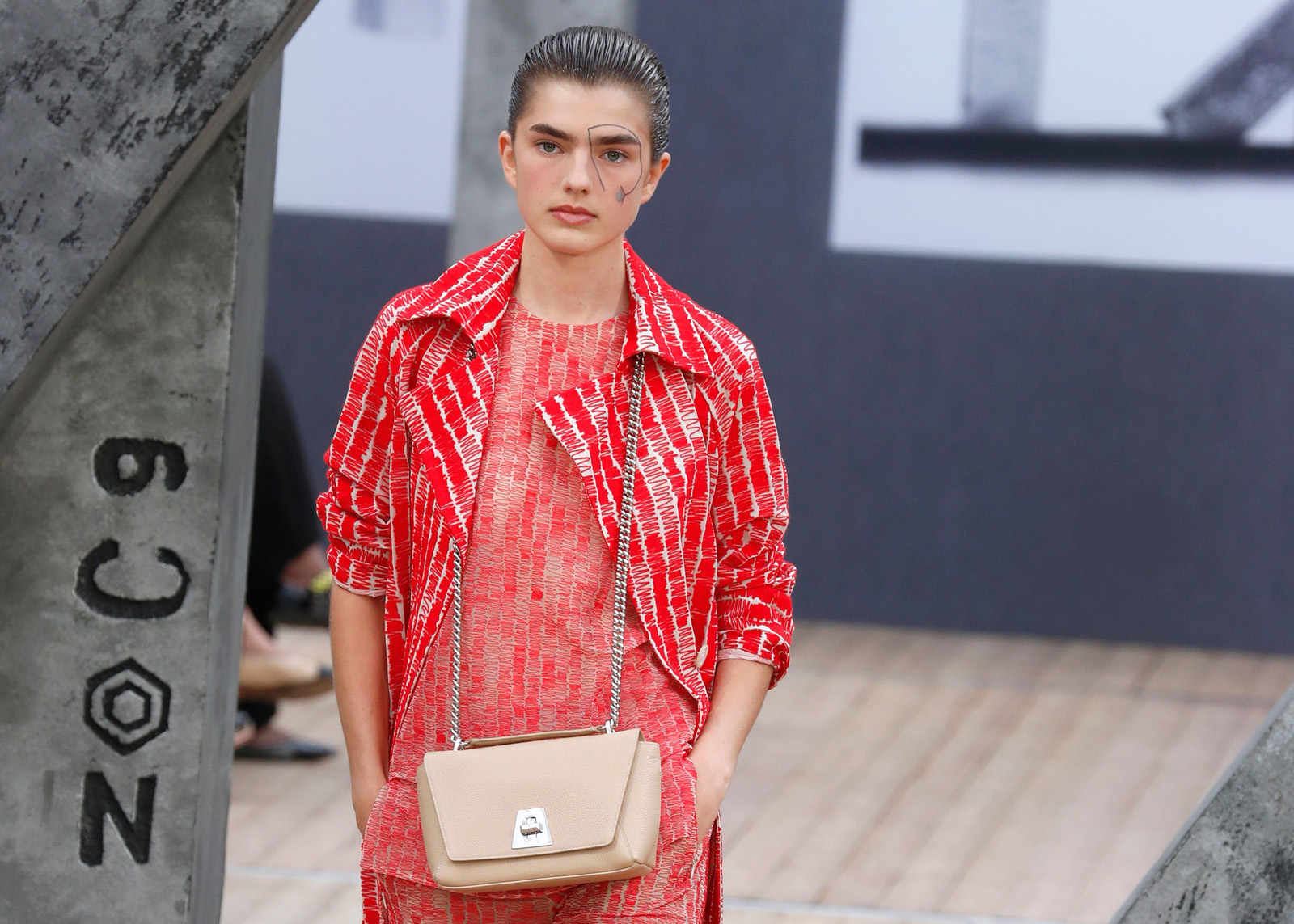 Akris İlkbahar/Yaz 2019 defilesi