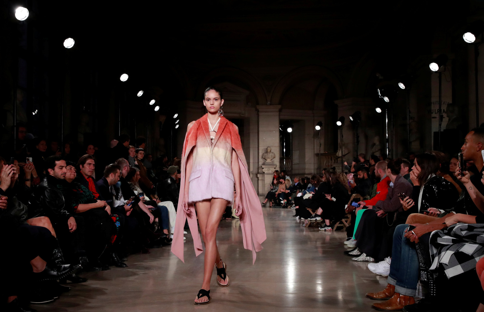 Esteban Cortazar 2019 İlkbahar/Yaz koleksiyonu