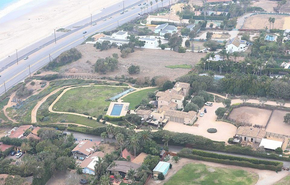 Kaliforniya'daki yangında evleri etkilenmeyen ünlüler