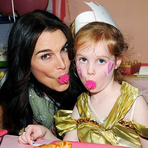 40 yaşından sonra çocuğu olan ünlü anneler