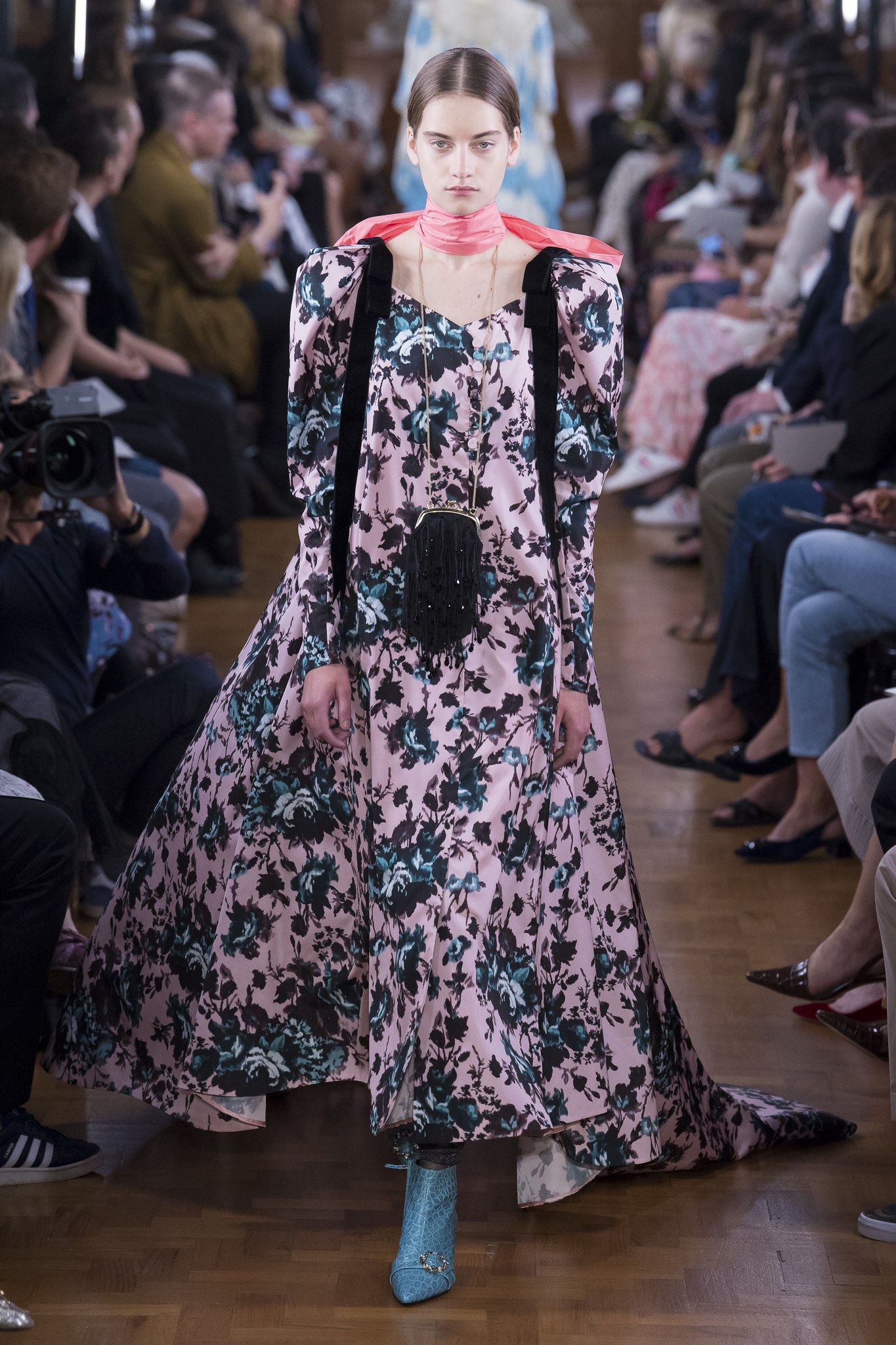 Ödül sezonuna hakim olacak 24 defile elbisesi!