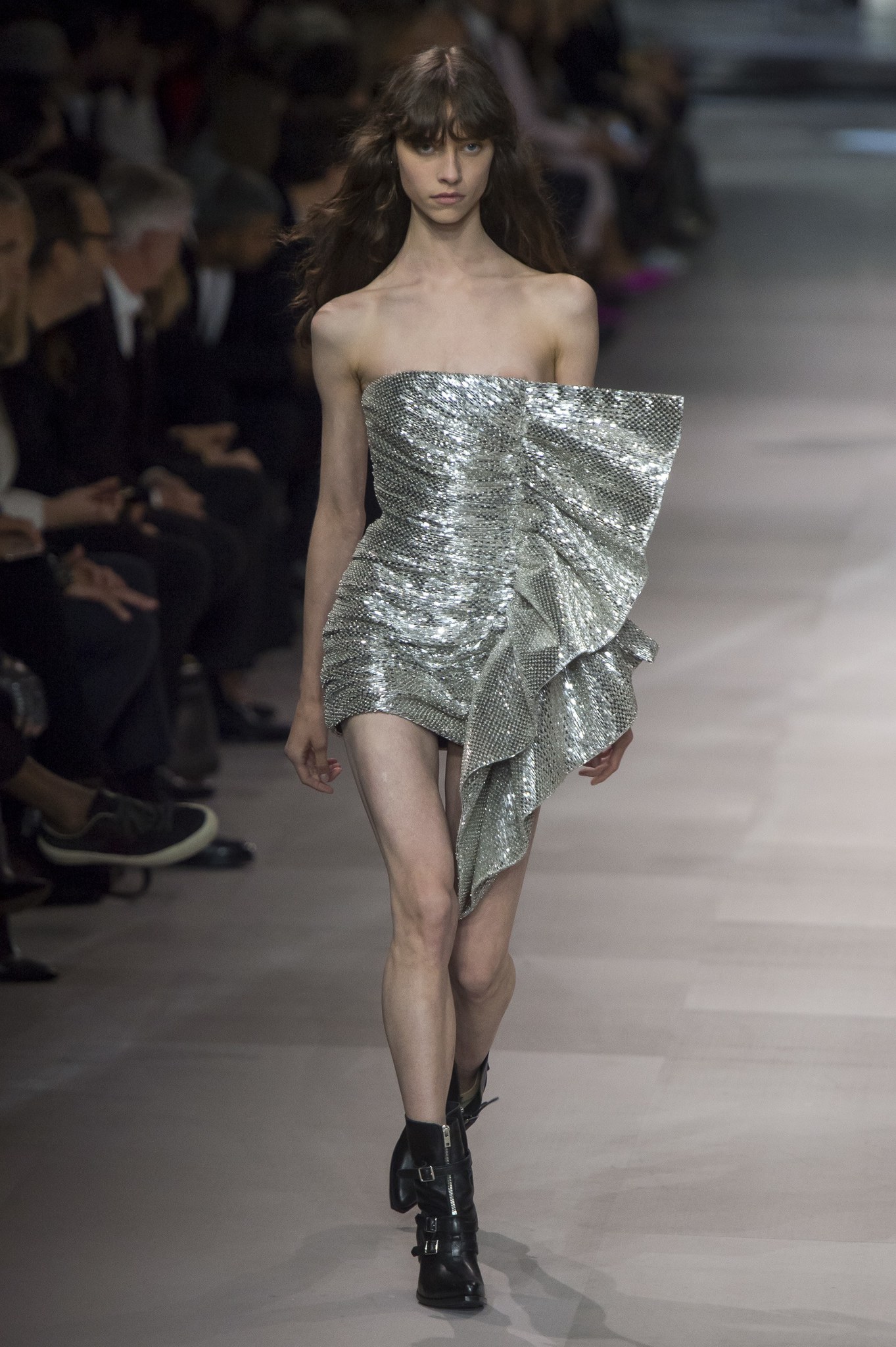 Ödül sezonuna hakim olacak 24 defile elbisesi!