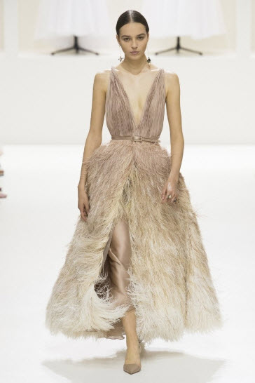 Ödül sezonuna hakim olacak 24 defile elbisesi!