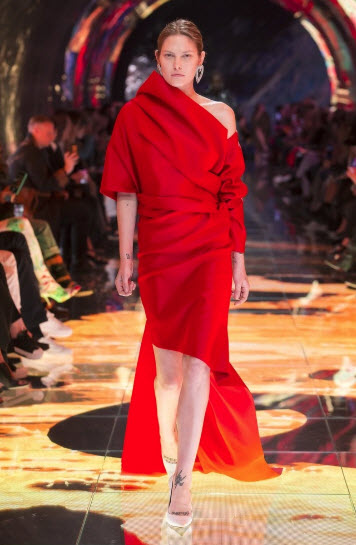 Ödül sezonuna hakim olacak 24 defile elbisesi!