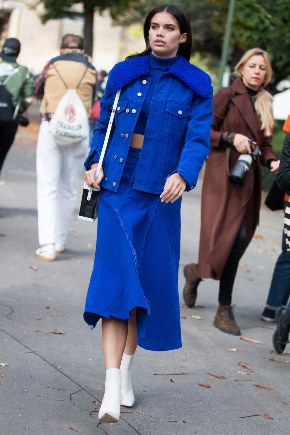 Beyaz bot giymenin 10 yolu!