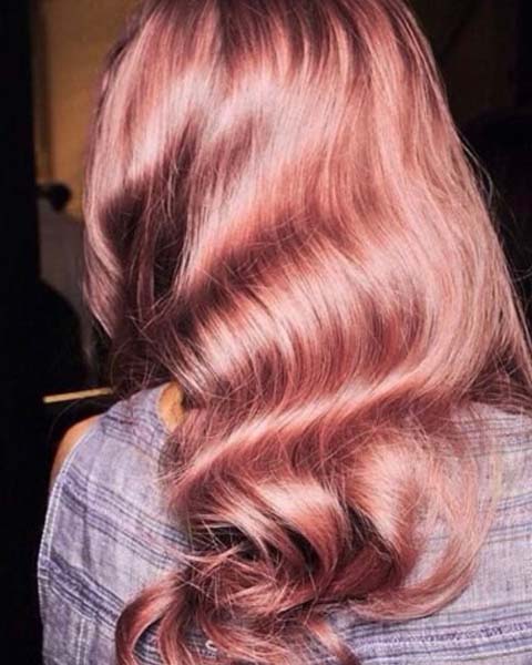 Saçlarda Pembe Altın Yansıması: Rose Gold