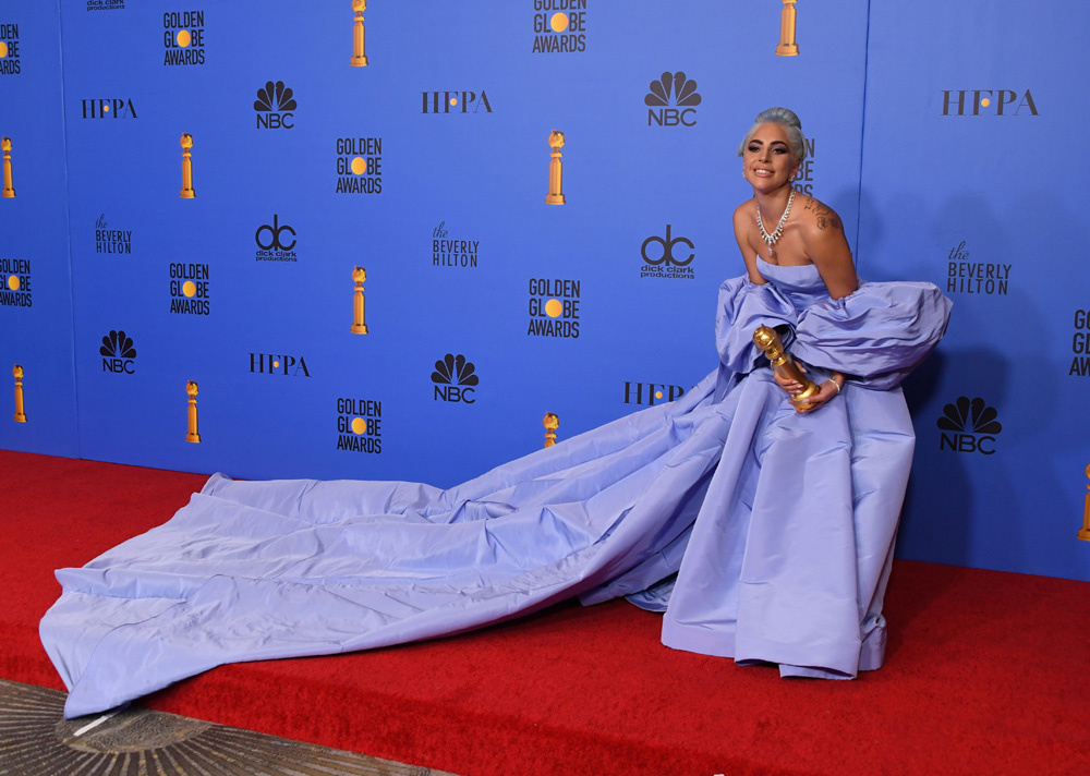 Lady Gaga’nın 2019 Altın Küre Ödül Töreni’ndeki elbisesinin anlamı