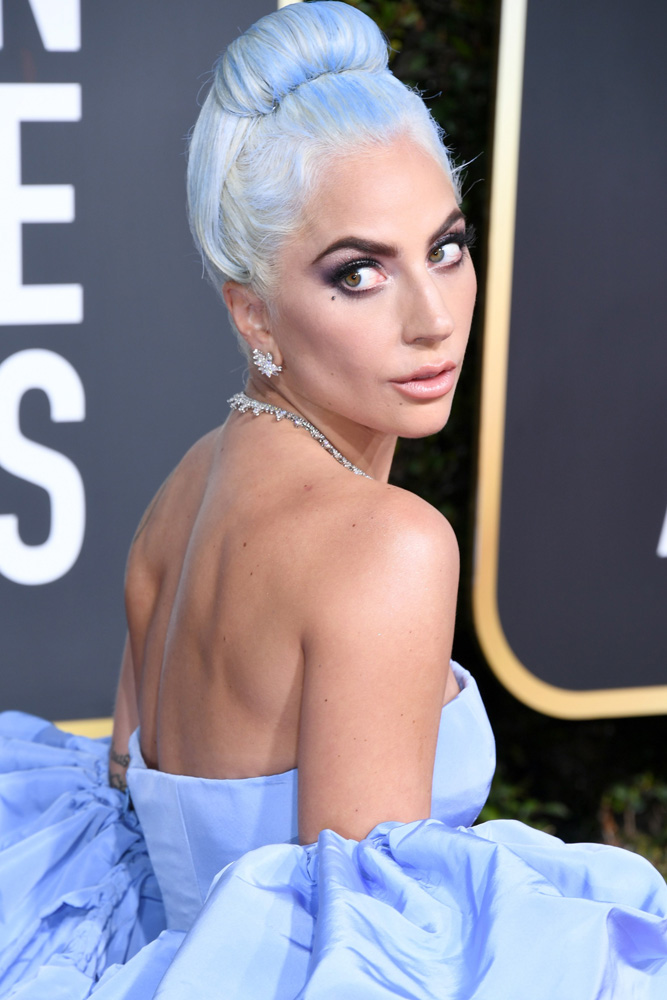 Lady Gaga’nın 2019 Altın Küre Ödül Töreni’ndeki elbisesinin anlamı