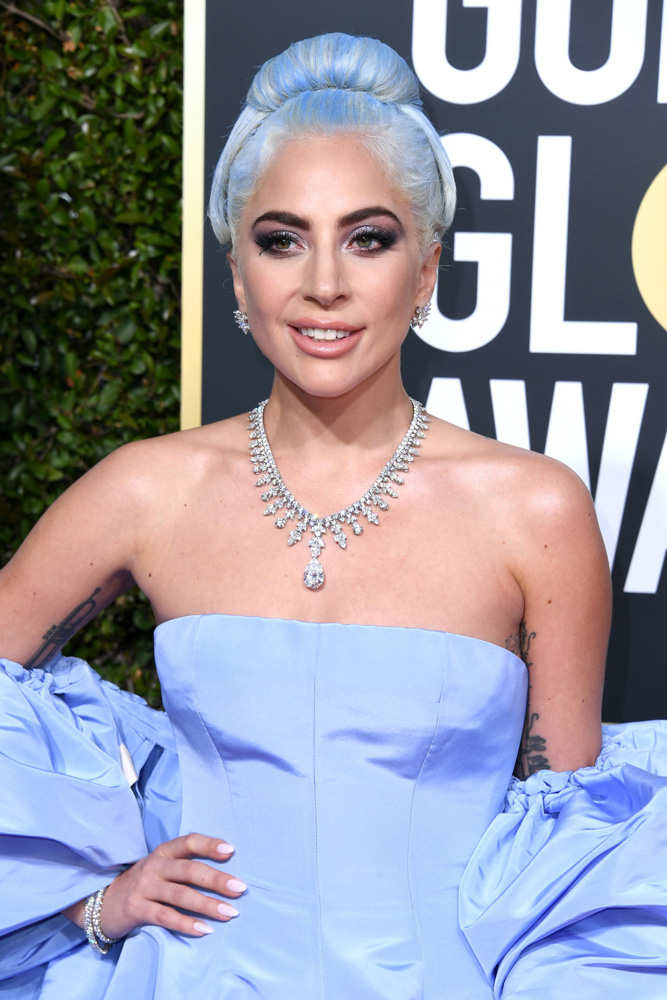 Lady Gaga’nın 2019 Altın Küre Ödül Töreni’ndeki elbisesinin anlamı