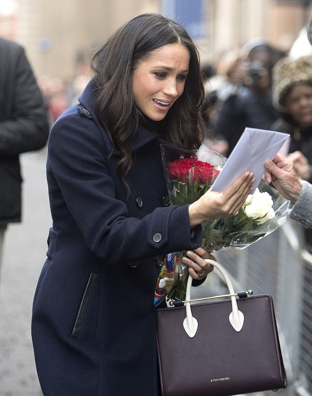 Meghan Markle kapsül gardırobu için 10 parça!